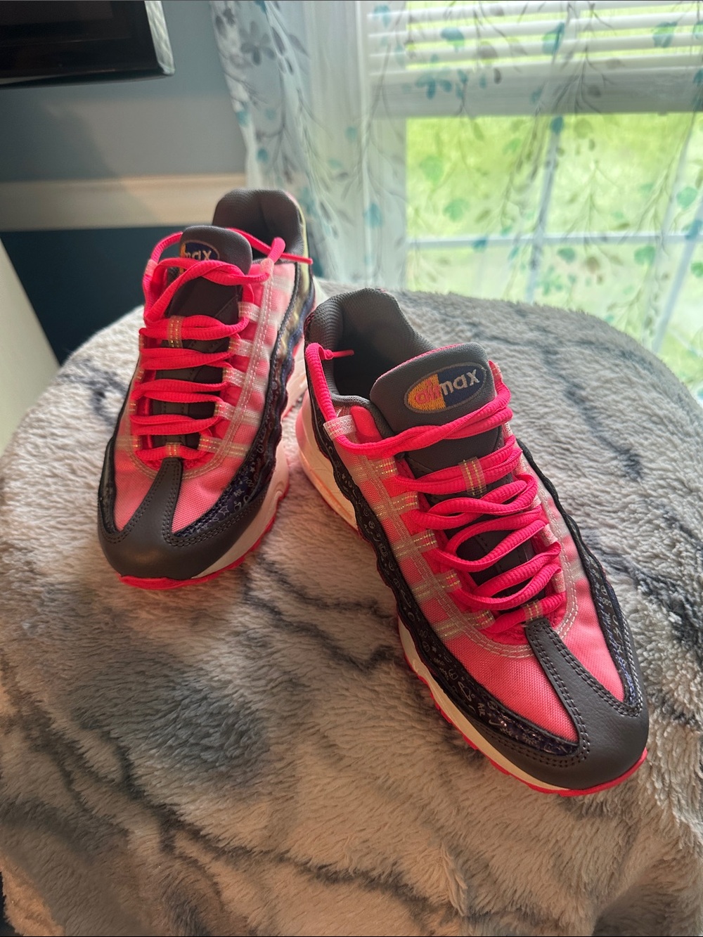 Nike Kids Hot Pink and Black Air Max Sneakers